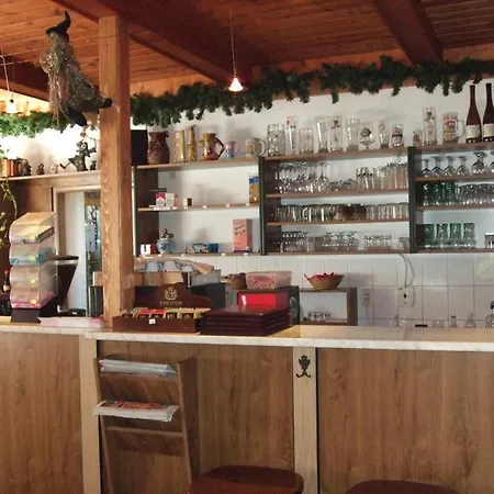 Kardinál Pensión Velke Uherce